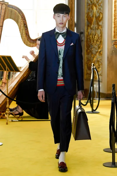Look 98